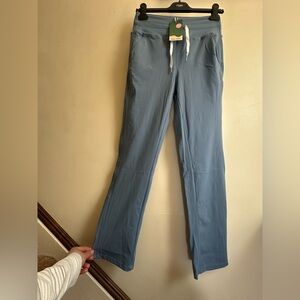 NWT Halara SoftlyZero™ Plush High Waisted Drawstring Pocket M